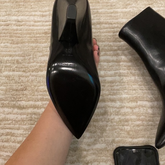 Saint Laurent NIki 85 asymmetric boots - Picture 5 of 11